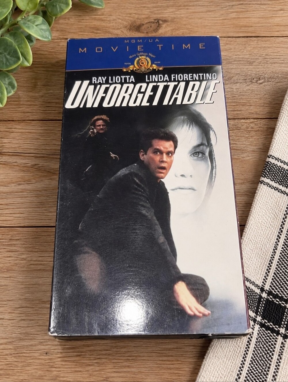 Unforgettable 1996  MGM VHS video tape